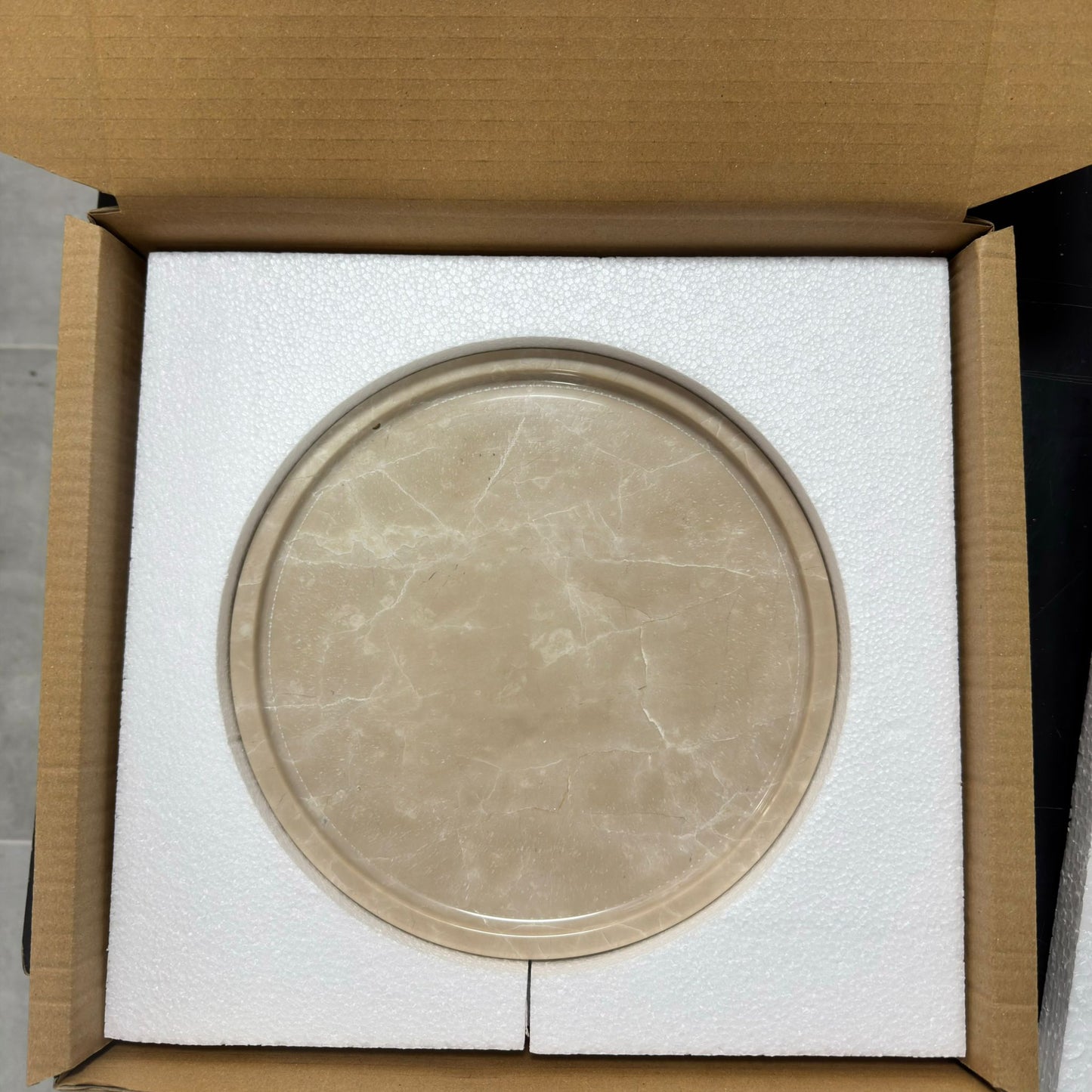 Bej Mermer Sunumluk , Bej Mermer Gümüş Top Ayaklı Sunum Tabağı