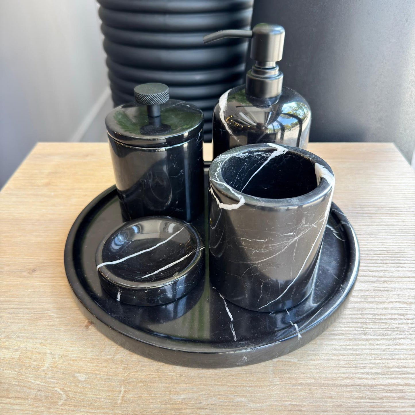 Siyah Mermer Siyah Aparatlı Beşli Bnayo Seti , Siyah Mermer Beşli Banyo Seti