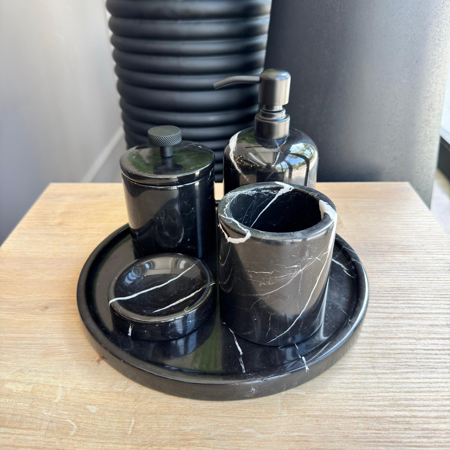 Siyah Mermer Siyah Aparatlı Beşli Bnayo Seti , Siyah Mermer Beşli Banyo Seti